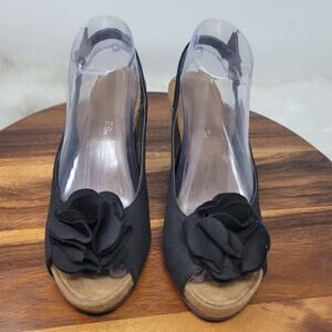 Aerosole Black Fabric Upper Flower Detail Wedge Heel 4" Sandal 7.5